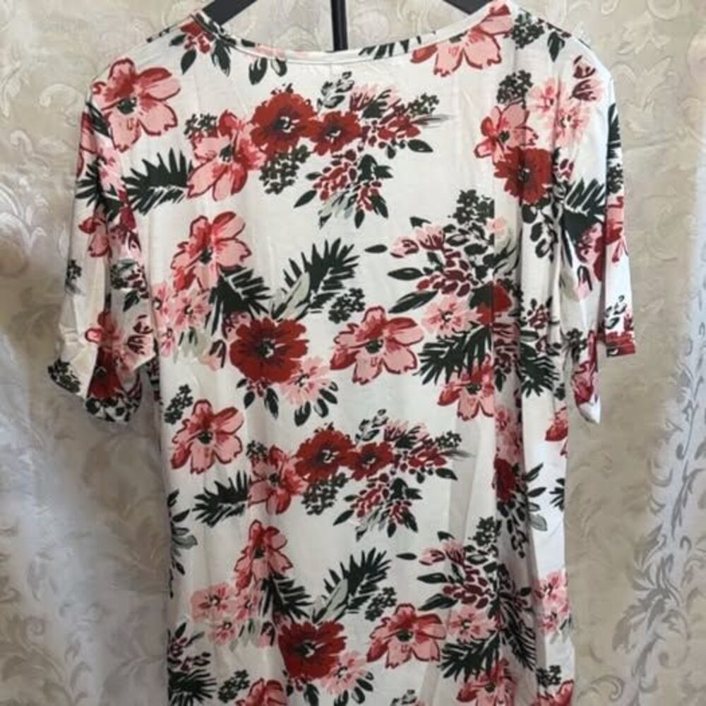 Fantaslook Red Floral 2XL Top - Picture 4 of 4